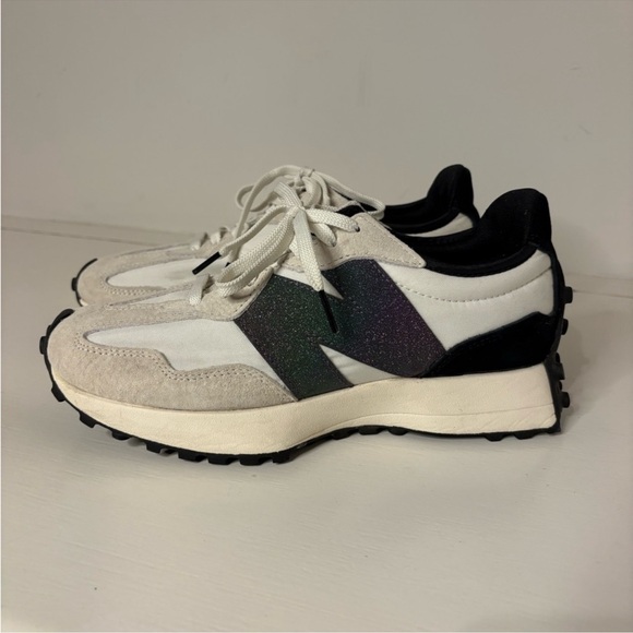 Limited Edition New Balance 327
Sea Salt Black sz 8.5 - Picture 7 of 11